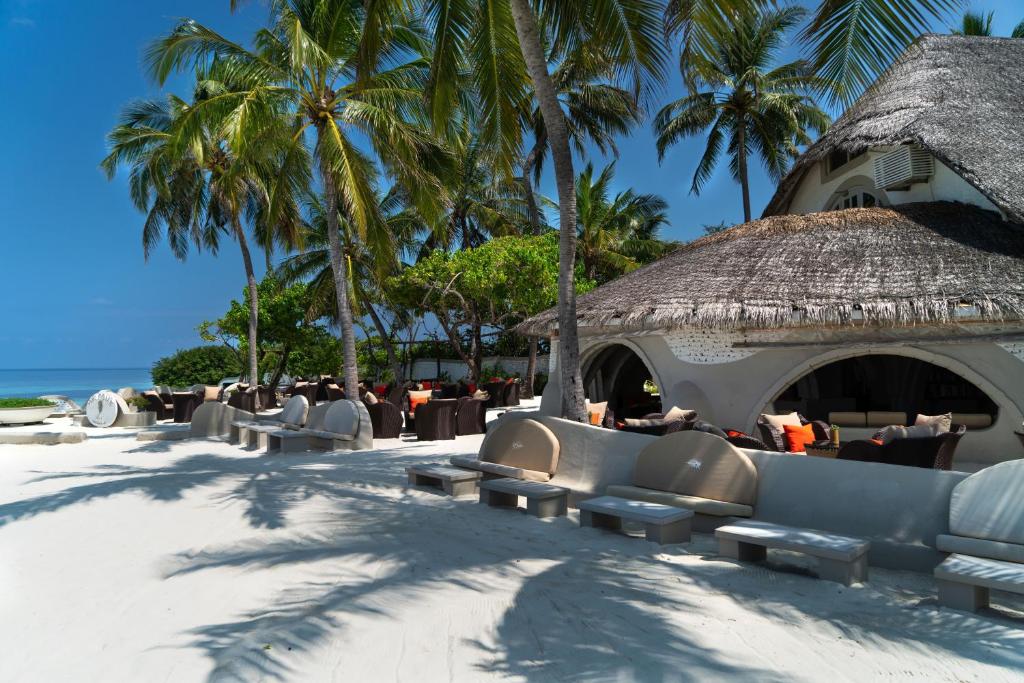 Full Day Trip: Visit a Resort - Image 1